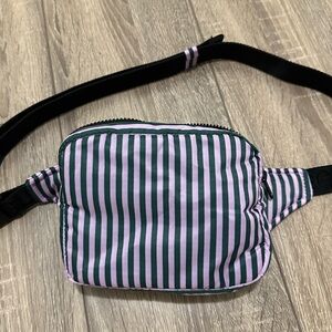 baggu puffy fanny lilac candy stripe